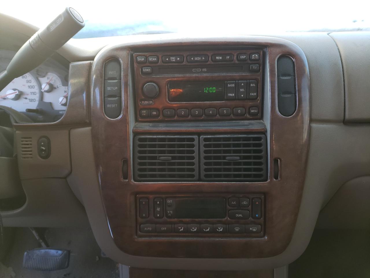 Фото 9 с аукциона – 2002 MERCURY MOUNTAINEE с VIN 4M2DU66W12ZJ38353