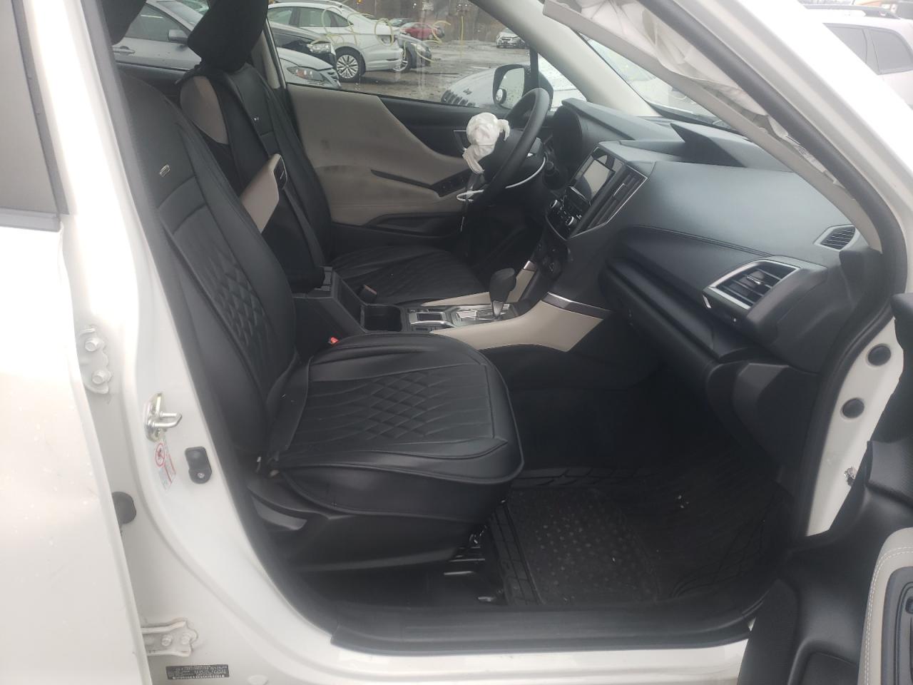 Photo 5 from auction – 2019 SUBARU FORESTER with VIN JF2SKACC5KH561864