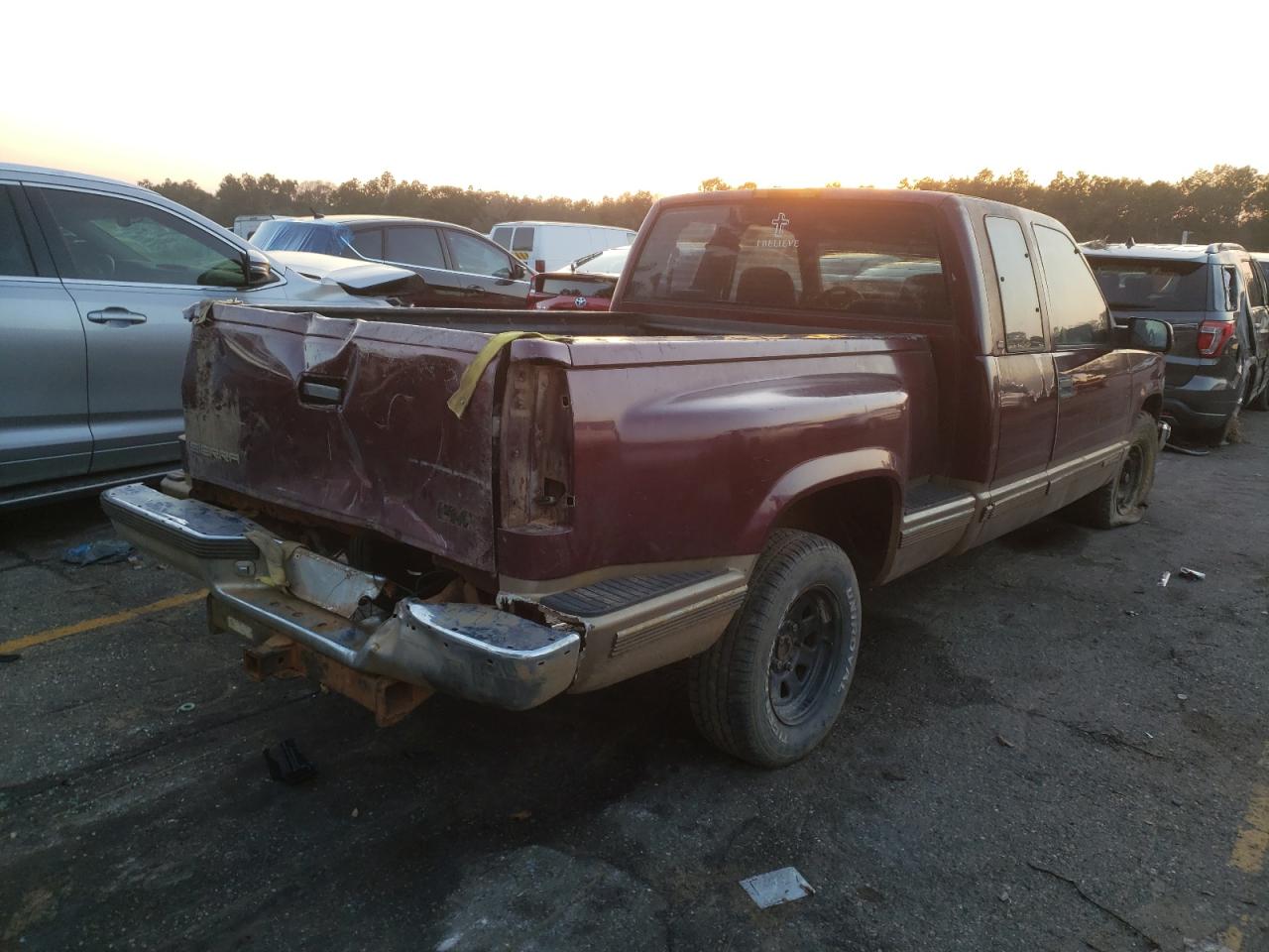 Photo 4 from auction – 1998 GMC SIERRA C15 with VIN 2GTEC19R5W1503198