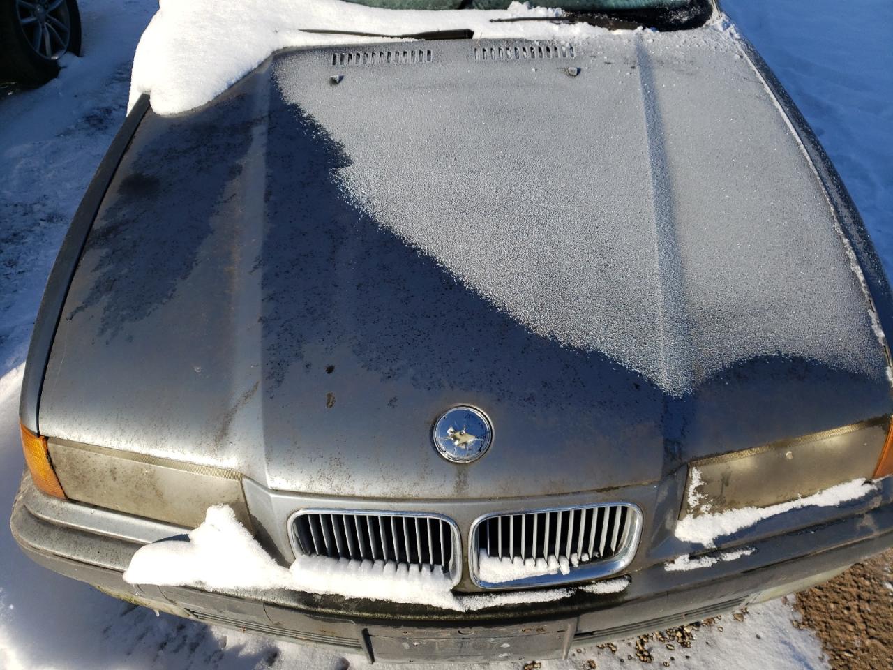 Photo 7 from auction – 1994 BMW 318 IS with VIN WBABE5322RJA08869