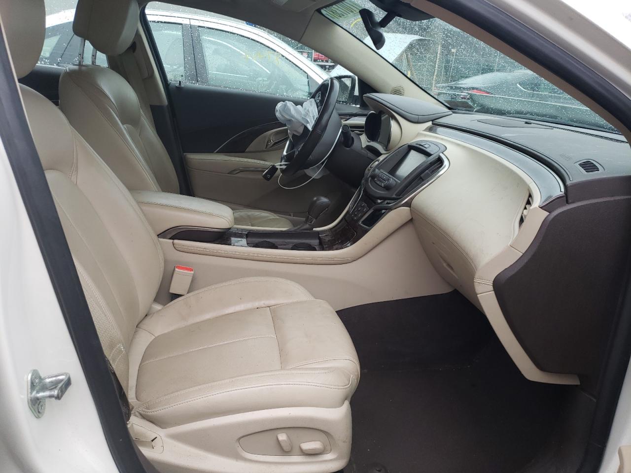 Photo 5 from auction – 2014 BUICK LACROSSE T with VIN 1G4GF5G37EF206202