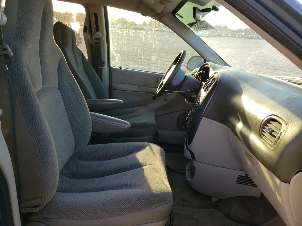 Photo 5 from auction – 2005 DODGE CARAVAN SX with VIN 1D4GP45R35B328634