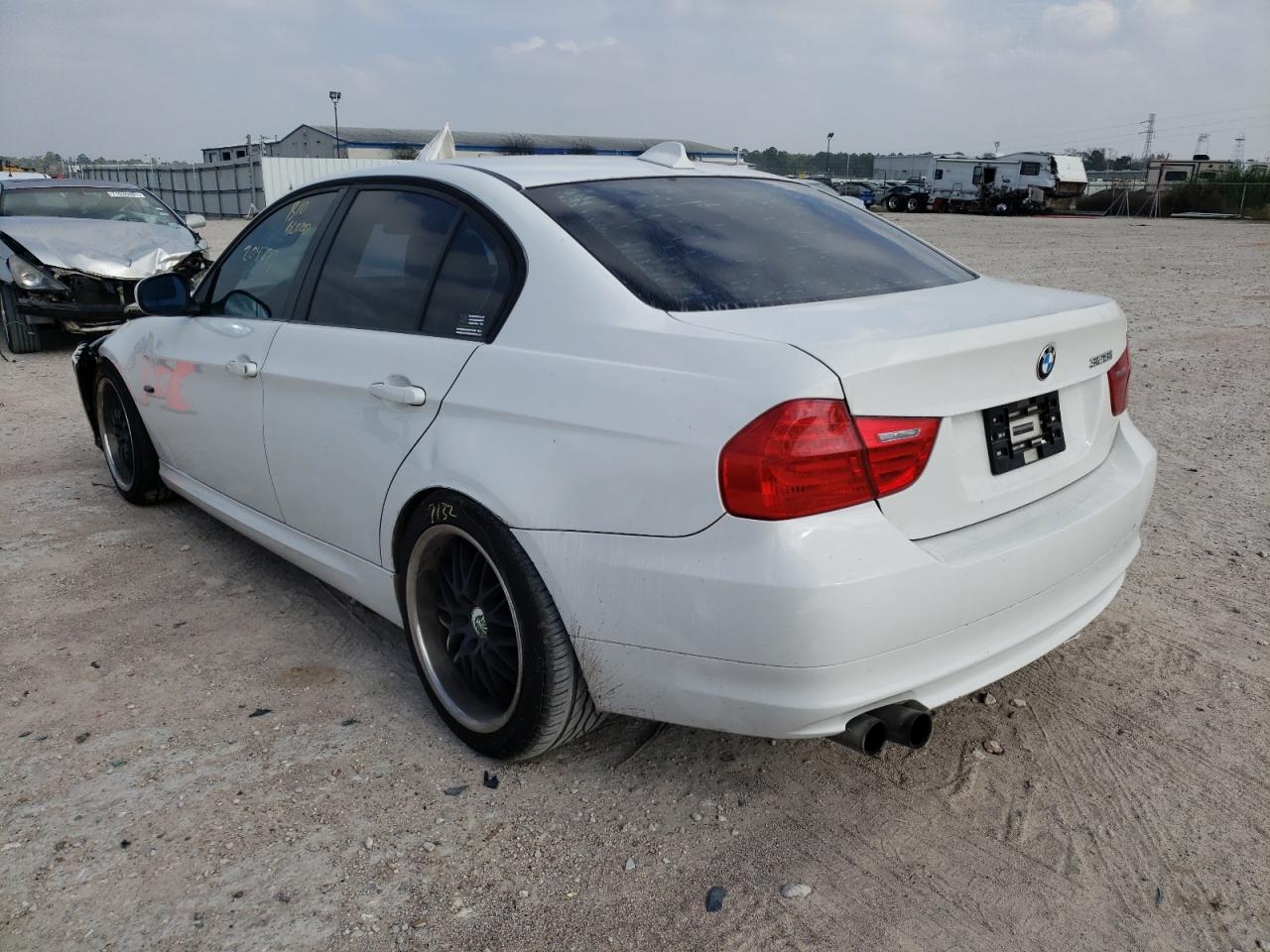 Photo 3 from auction – 2011 BMW 328 I with VIN WBAPH7C59BE130756