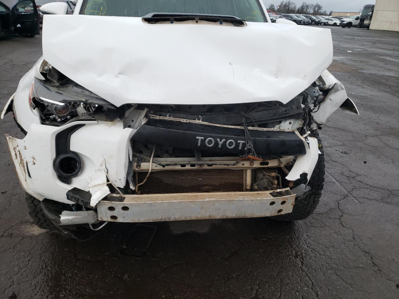 Photo 9 from auction – 2014 TOYOTA 4RUNNER SR with VIN JTEBU5JRXE5197322