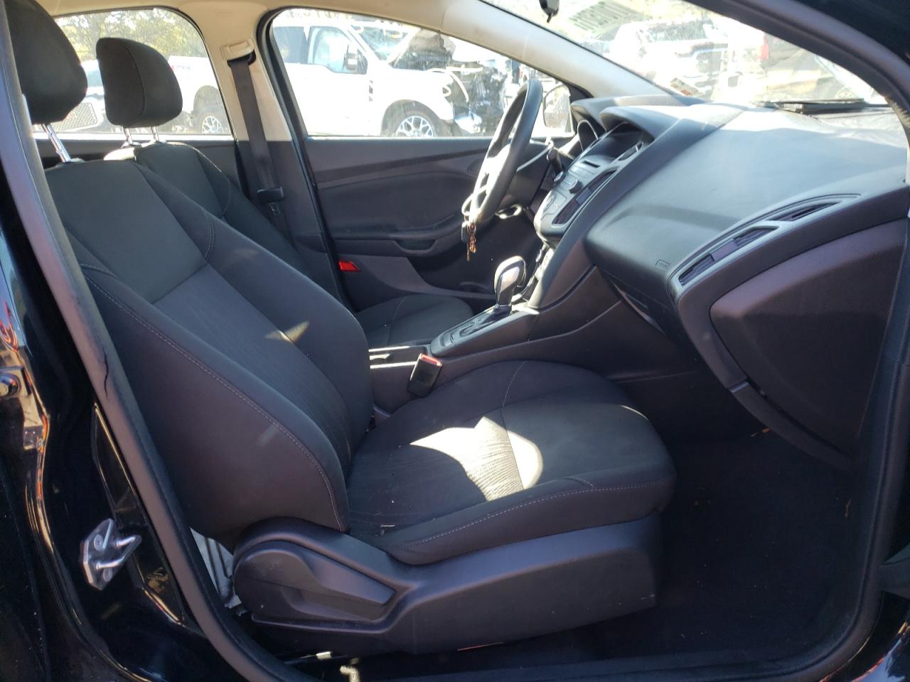Photo 5 from auction – 2017 FORD FOCUS S with VIN 1FADP3E20HL276686