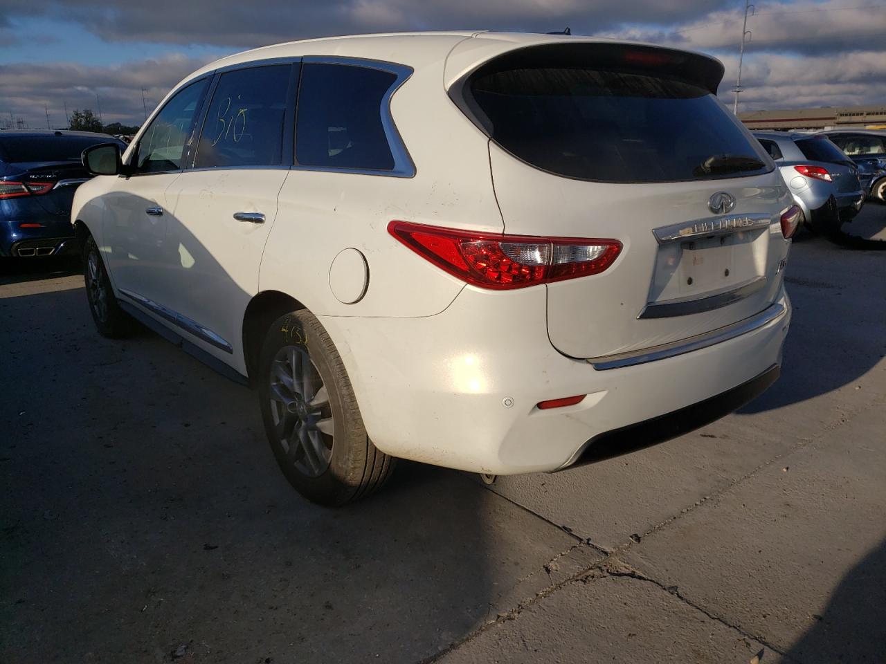 Photo 3 from auction – 2013 INFINITI JX35 with VIN 5N1AL0MN2DC334807