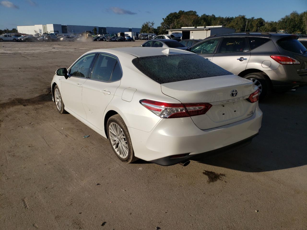 Photo 3 from auction – 2020 TOYOTA CAMRY XLE with VIN 4T1F31AK9LU016052