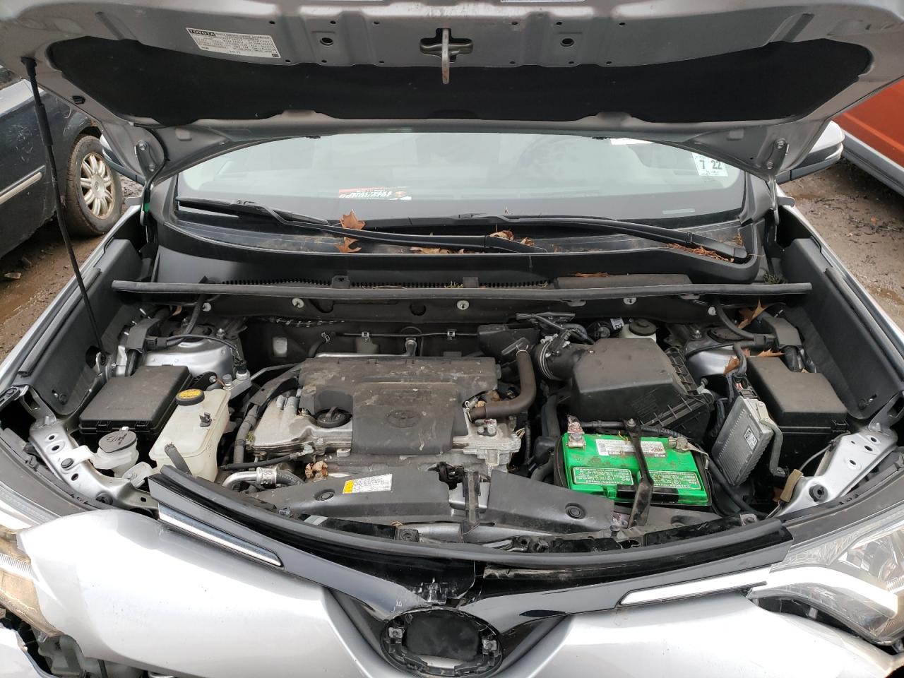 Photo 7 from auction – 2017 TOYOTA RAV4 XLE with VIN 2T3RFREV7HW645475