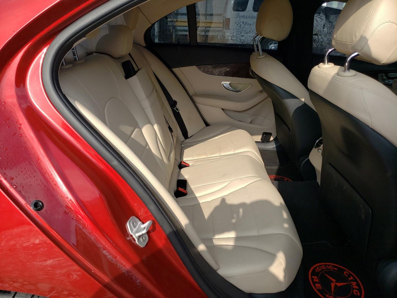 Photo 6 from auction – 2016 MERCEDES-BENZ C 300 with VIN WDDWF4JB6GR143871