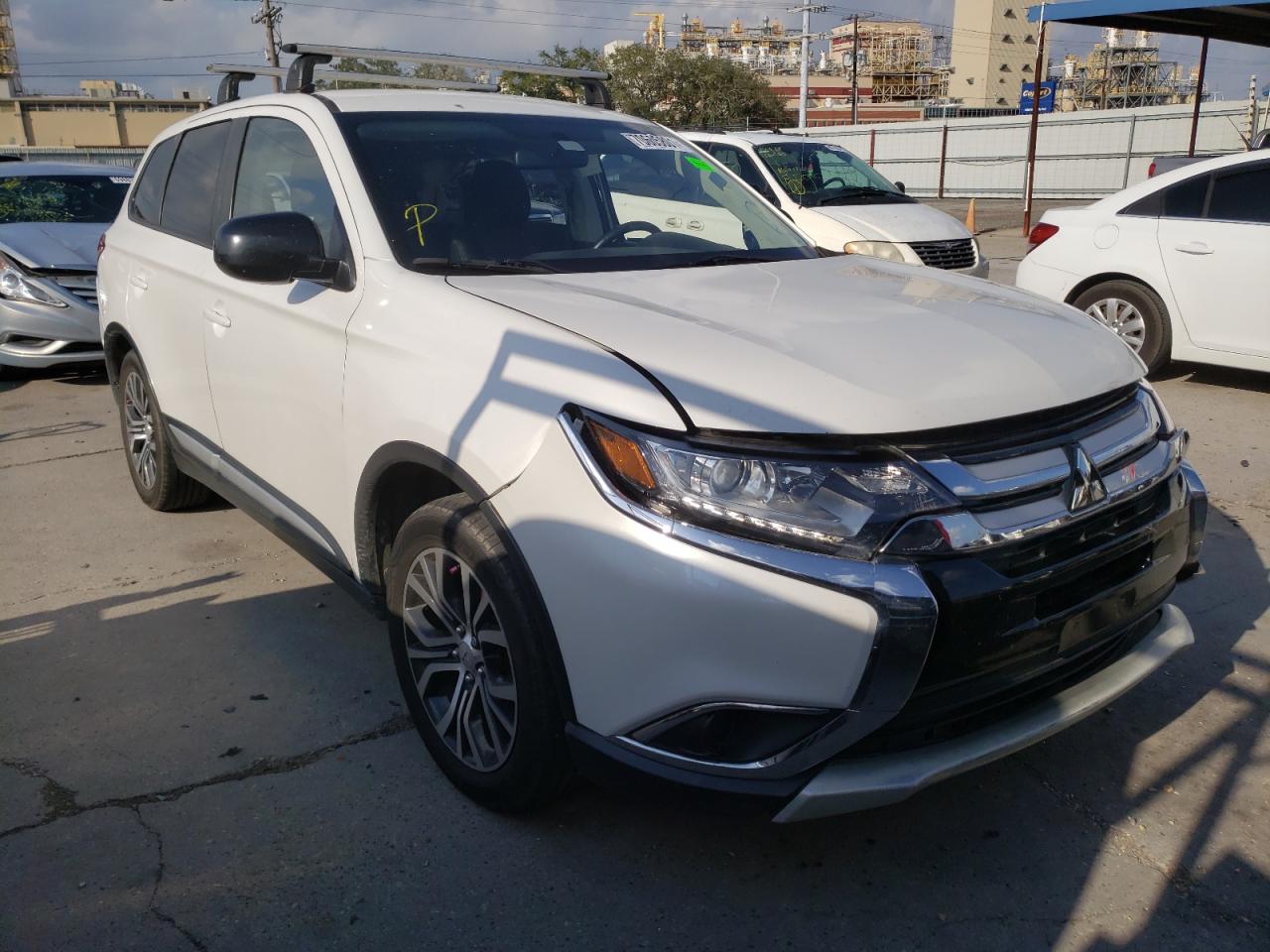 MITSUBISHI OUTLANDER 2017 with VIN JA4AD2A39HZ028121 - Photo from auction