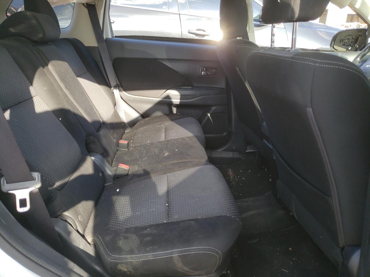 Photo 6 from auction – 2017 MITSUBISHI OUTLANDER with VIN JA4AD2A39HZ028121