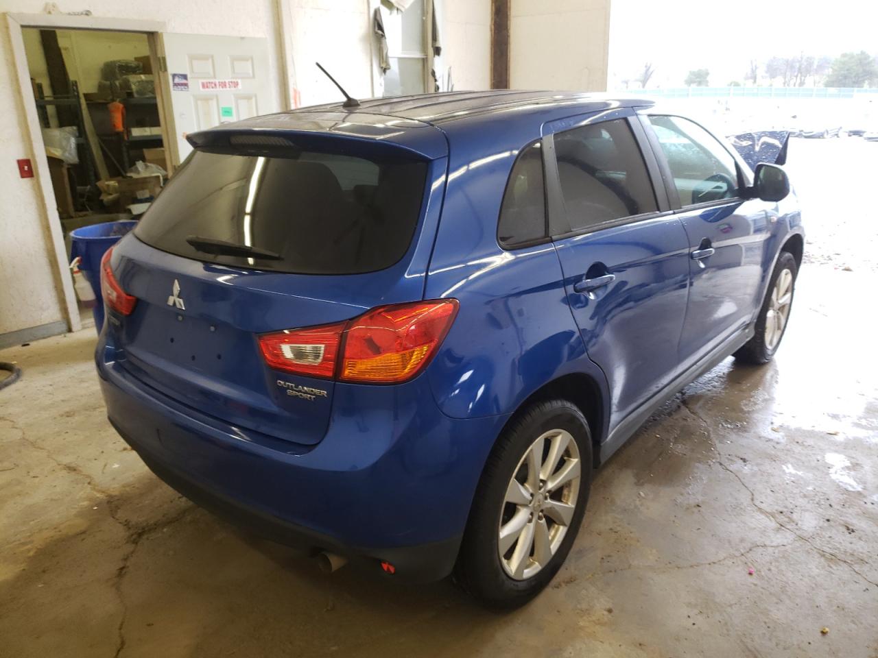 Photo 4 from auction – 2015 MITSUBISHI OUTLANDER with VIN 4A4AP3AU5FE014189