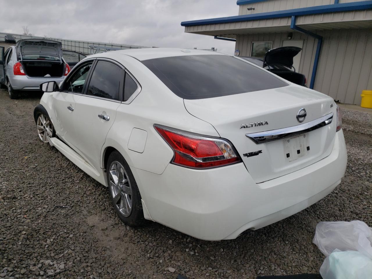 Photo 3 from auction – 2015 NISSAN ALTIMA 2.5 with VIN 1N4AL3AP5FN882096