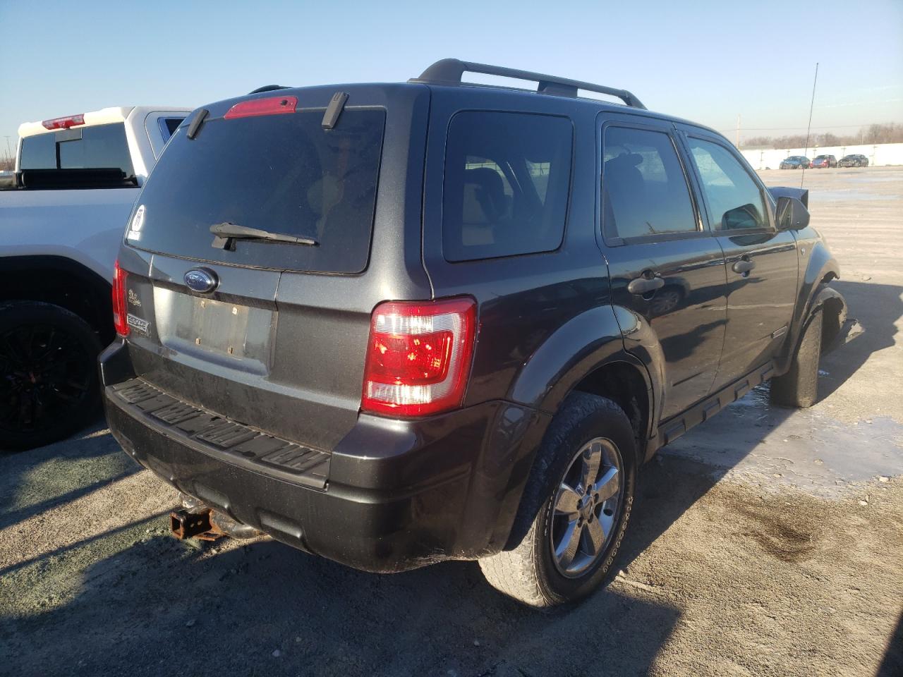 Photo 4 from auction – 2008 FORD ESCAPE XLT with VIN 1FMCU031X8KE65287
