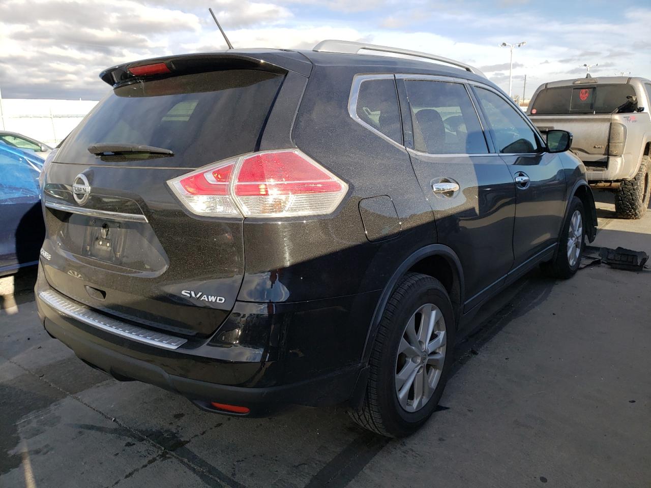 Photo 4 from auction – 2016 NISSAN ROGUE S with VIN KNMAT2MV6GP657240