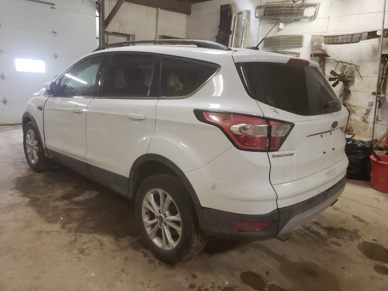 Photo 3 from auction – 2018 FORD ESCAPE SE with VIN 1FMCU9G98JUB62703