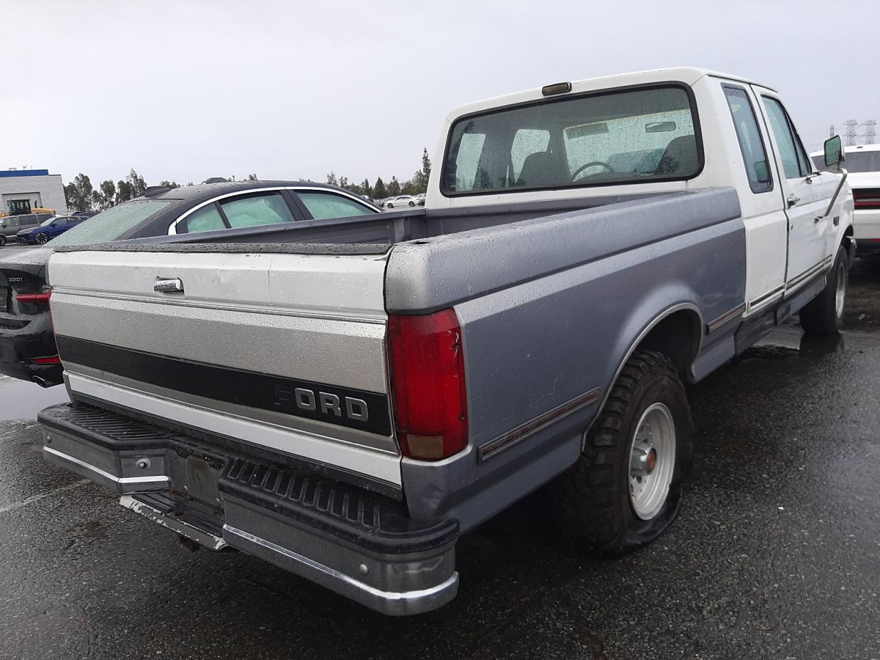 Photo 4 from auction – 1992 FORD F150 with VIN 1FTEX15N0NKA01866