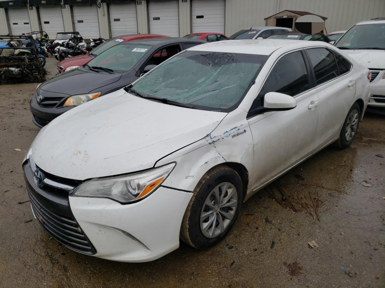 Photo 2 from auction – 2016 TOYOTA CAMRY HYBR with VIN 4T1BD1FK4GU184501