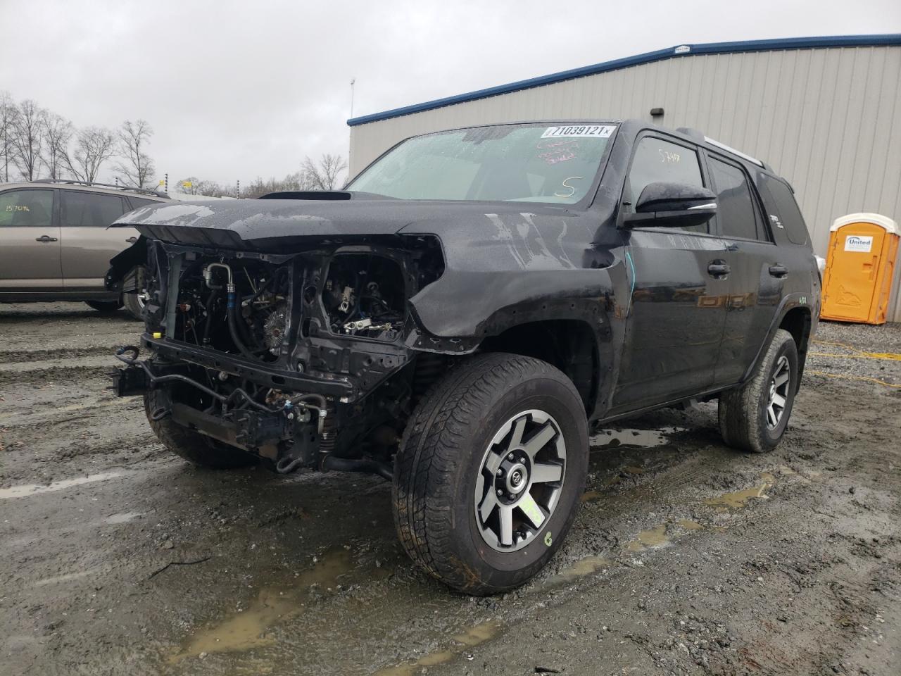 Photo 2 from auction – 2018 TOYOTA 4RUNNER SR with VIN JTEBU5JRXJ5575908