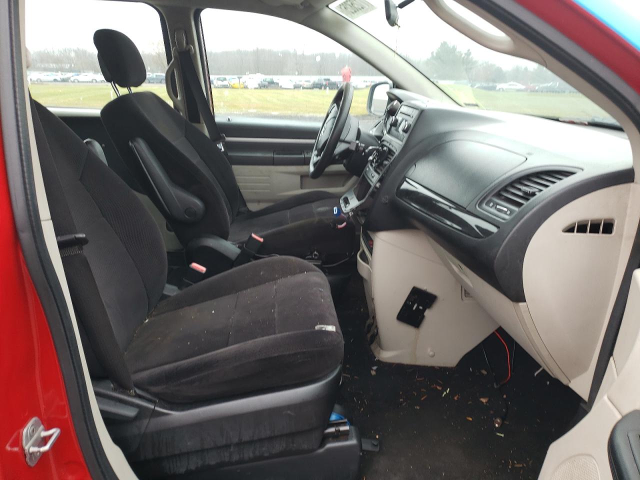 Photo 5 from auction – 2014 DODGE GRAND CARA with VIN 2C4RDGBG2ER129739