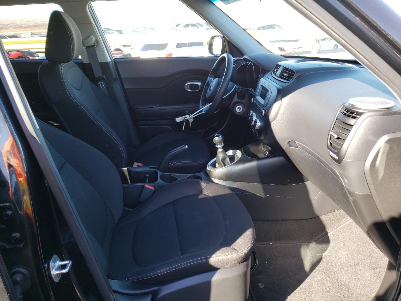 Photo 5 from auction – 2016 KIA SOUL with VIN KNDJN2A25G7325360