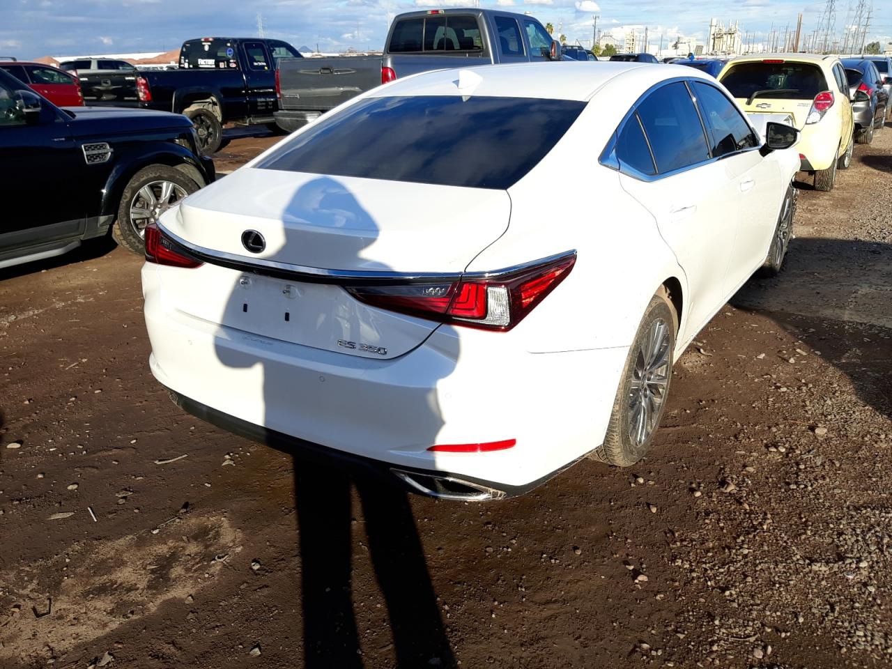 Photo 4 from auction – 2019 LEXUS ES 350 with VIN JTHBZ1B10K2004548