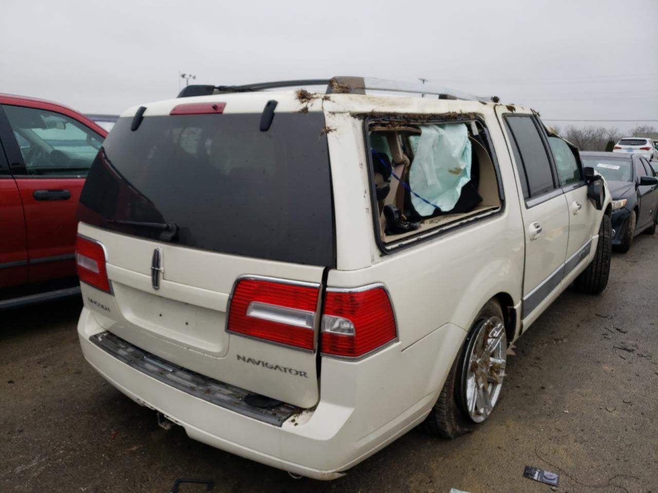Photo 4 from auction – 2007 LINCOLN NAVIGATOR with VIN 5LMFL28517LJ11591