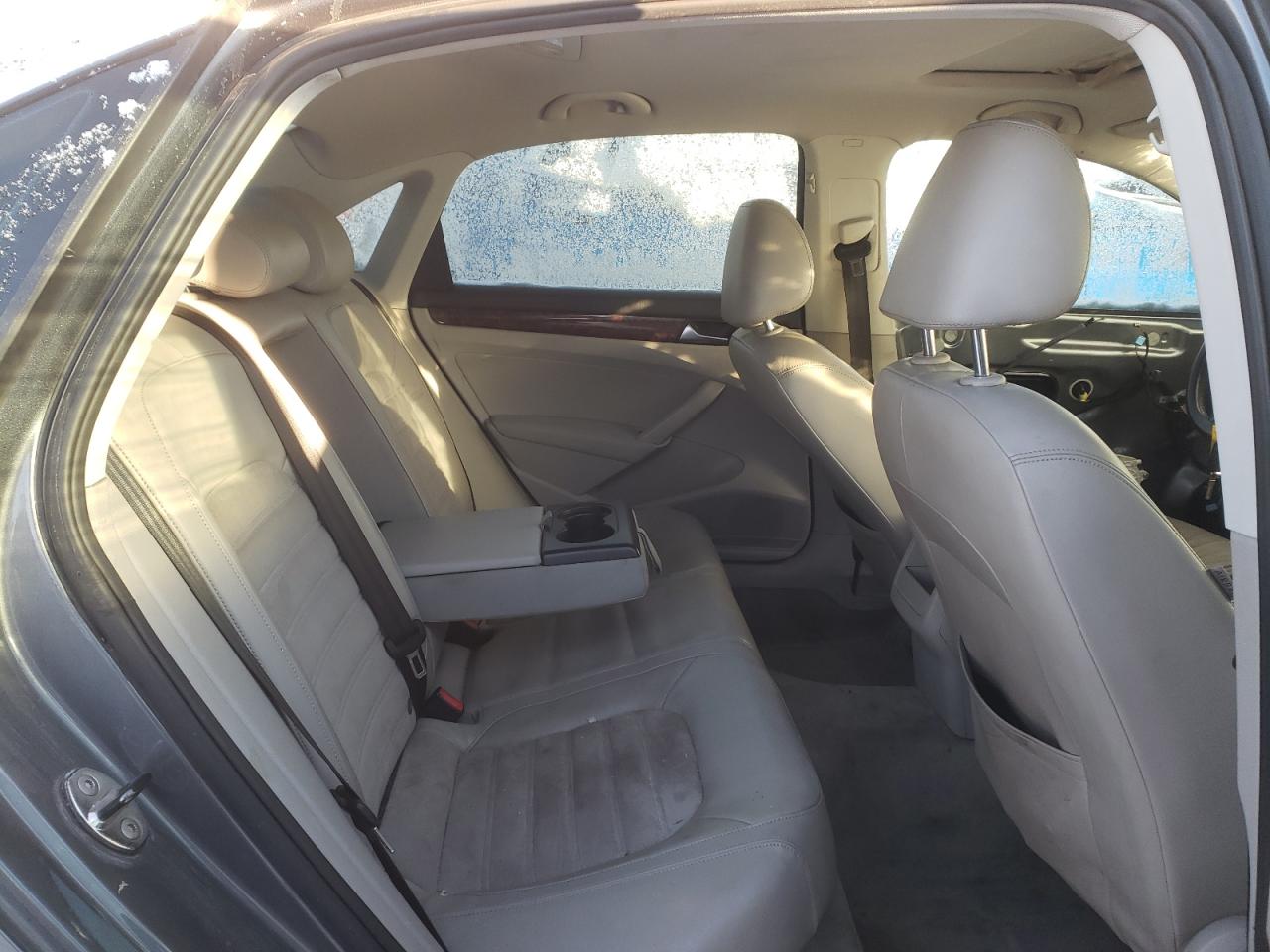 Photo 6 from auction – 2012 VOLKSWAGEN PASSAT SEL with VIN 1VWCN7A34CC082945