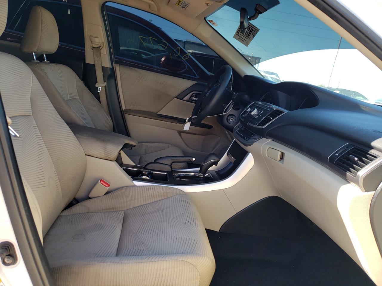 Photo 5 from auction – 2015 HONDA ACCORD LX with VIN 1HGCR2F30FA127013