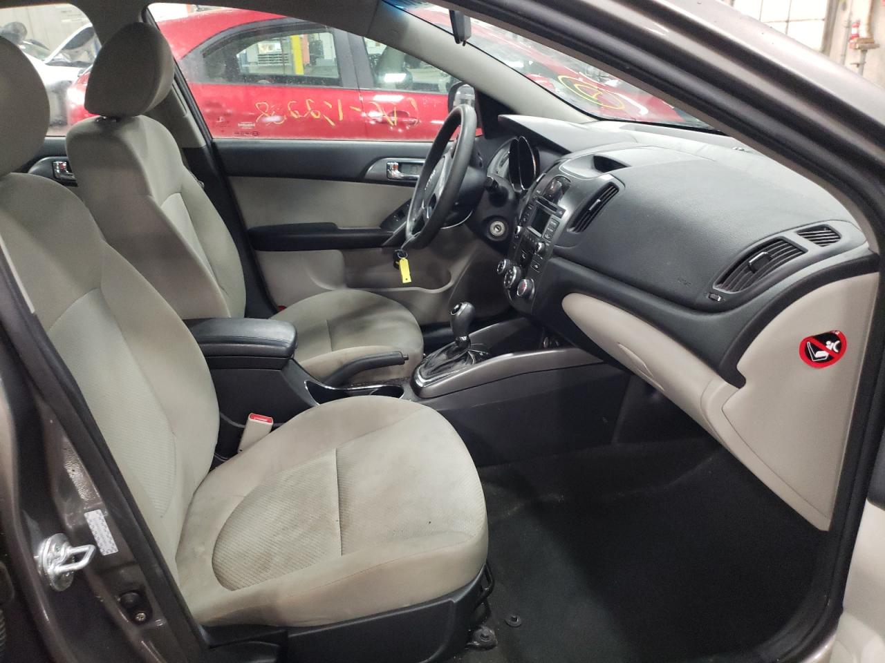 Photo 5 from auction – 2013 KIA FORTE EX with VIN KNAFU4A23D5645575