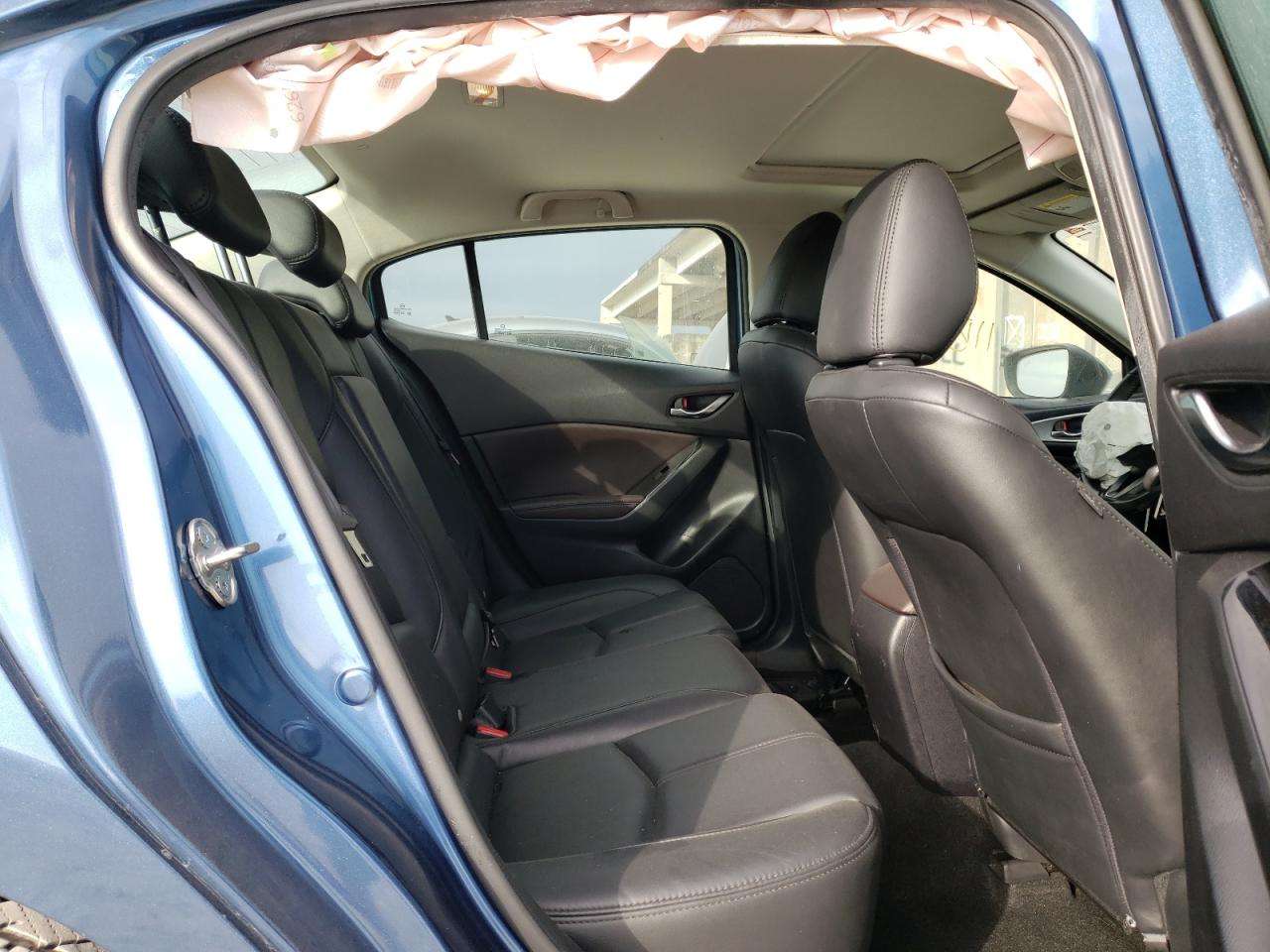 Photo 6 from auction – 2018 MAZDA 3 TOURING with VIN 3MZBN1V32JM257448