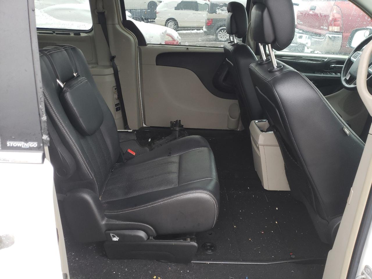 Photo 6 from auction – 2014 CHRYSLER TOWN & COU with VIN 2C4RC1CG0ER257427