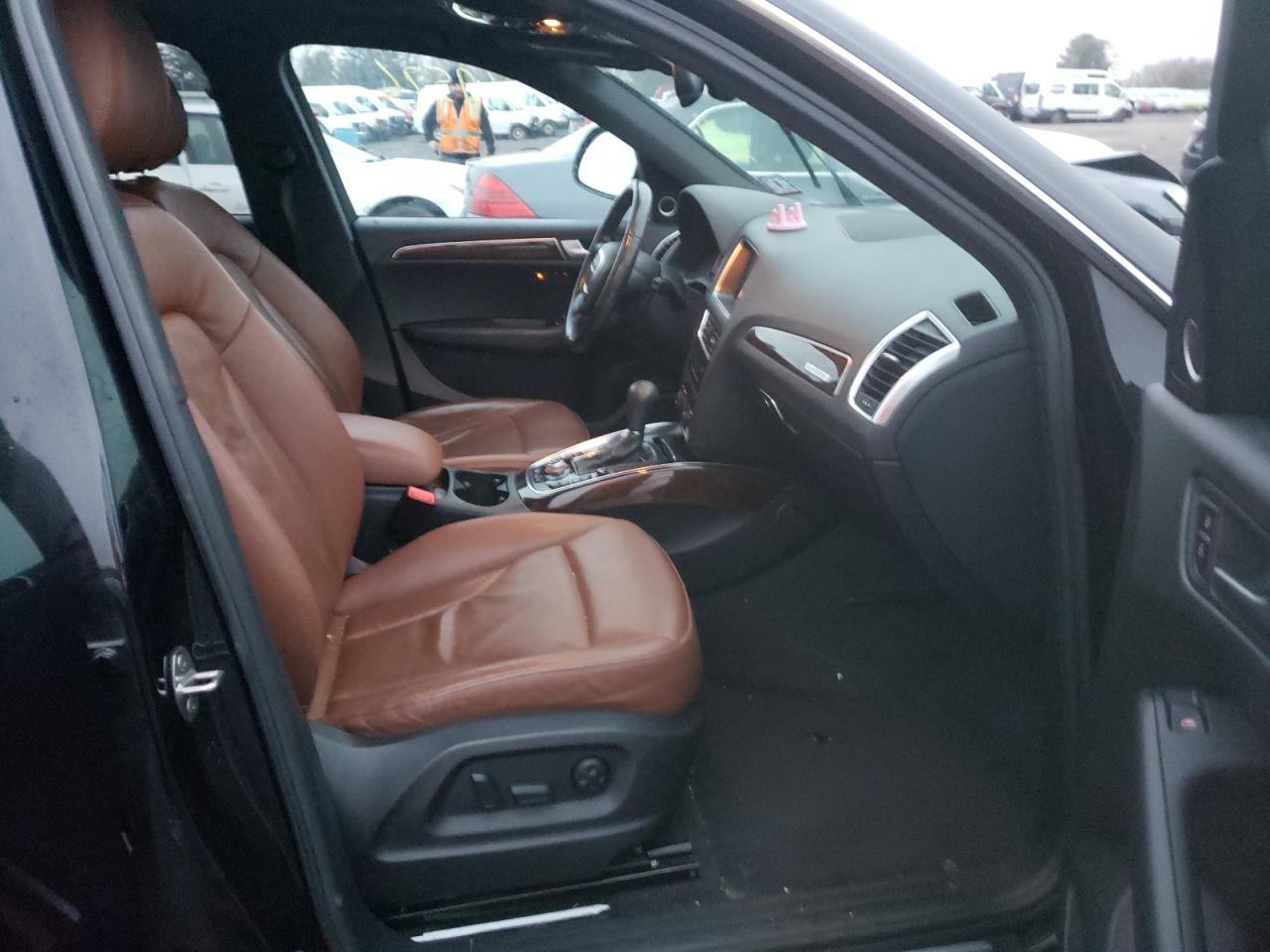 Photo 5 from auction – 2012 AUDI Q5 PREMIUM with VIN WA1DKAFP0CA009392