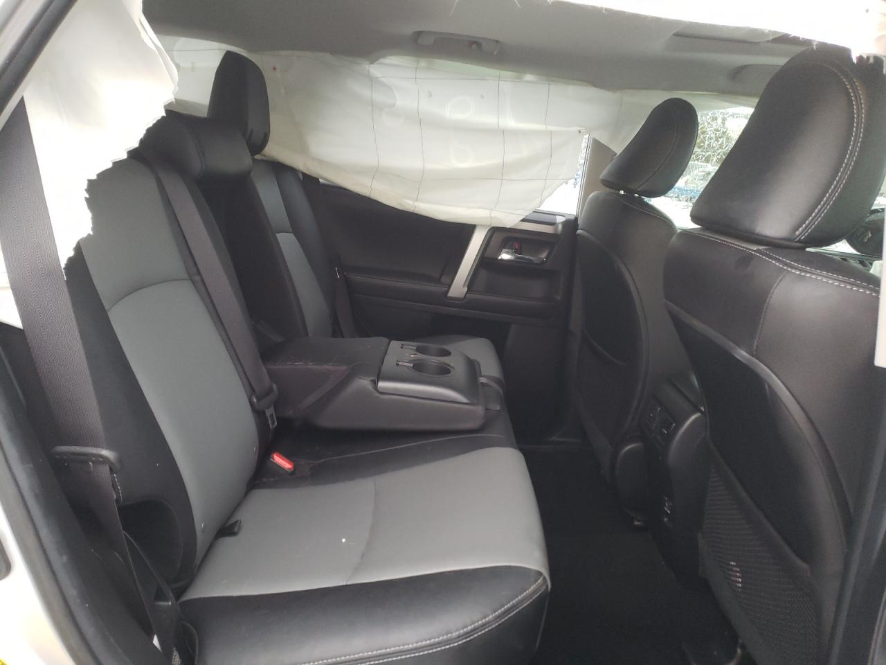 Photo 6 from auction – 2018 TOYOTA 4RUNNER SR with VIN JTEBU5JR7J5599857