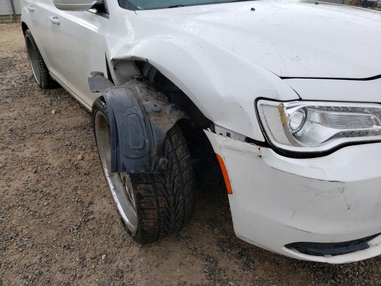 Photo 9 from auction – 2015 CHRYSLER 300 LIMITE with VIN 2C3CCAAGXFH930793