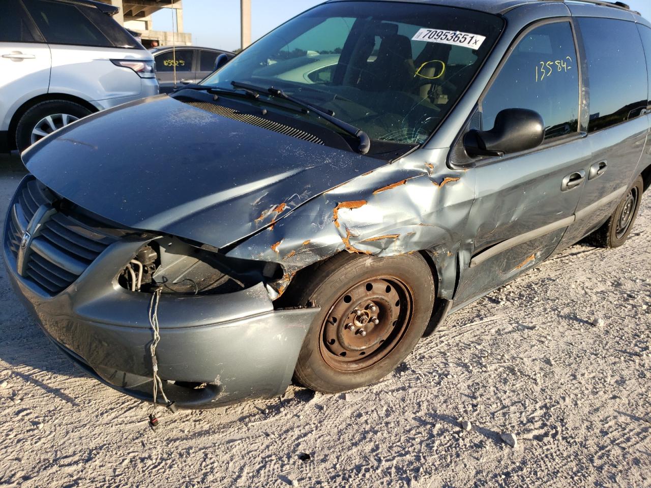 Photo 9 from auction – 2005 DODGE CARAVAN SX with VIN 1D4GP45R35B328634