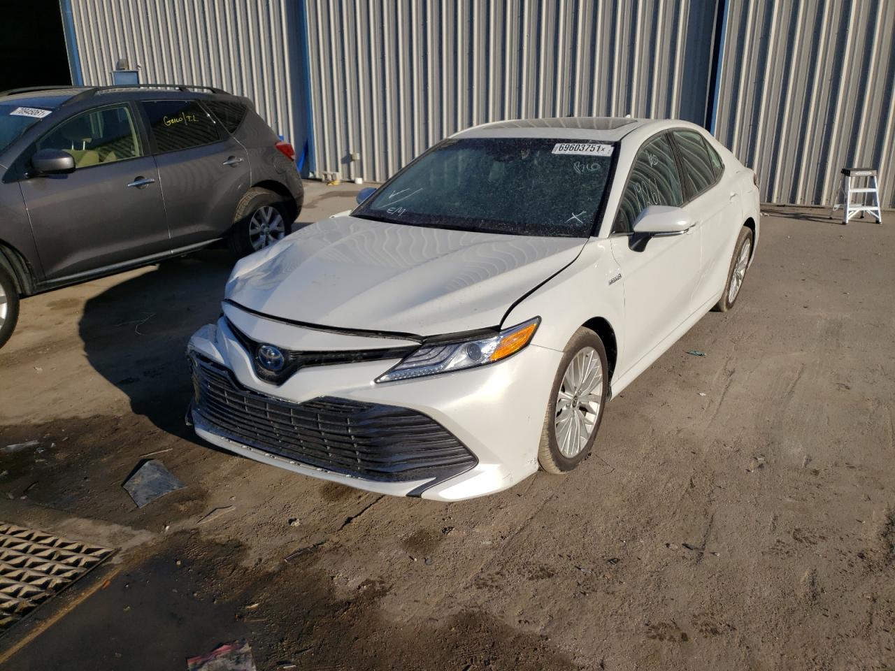 Photo 2 from auction – 2020 TOYOTA CAMRY XLE with VIN 4T1F31AK9LU016052
