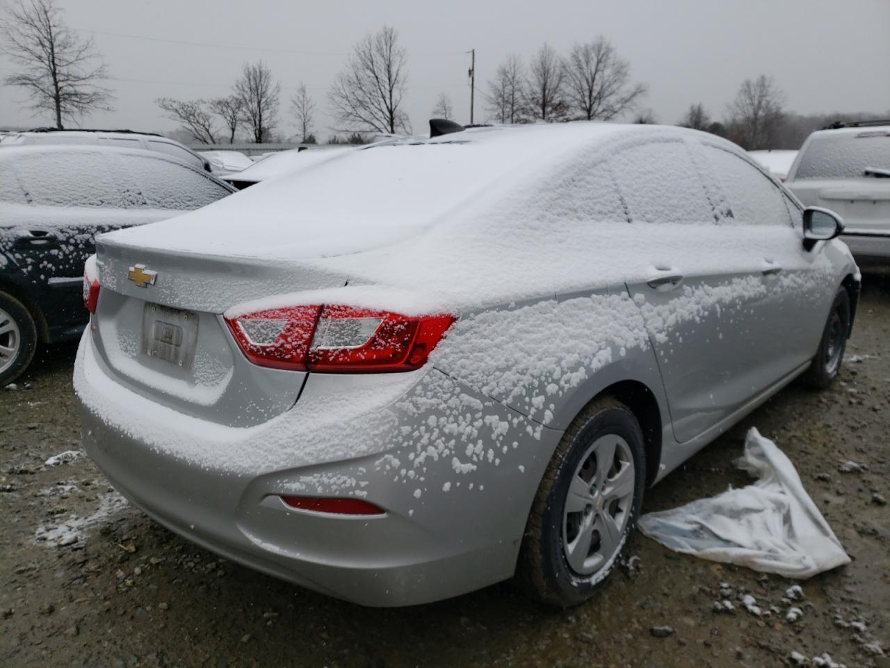 Photo 4 from auction – 2017 CHEVROLET CRUZE LS with VIN 1G1BC5SM0H7177656
