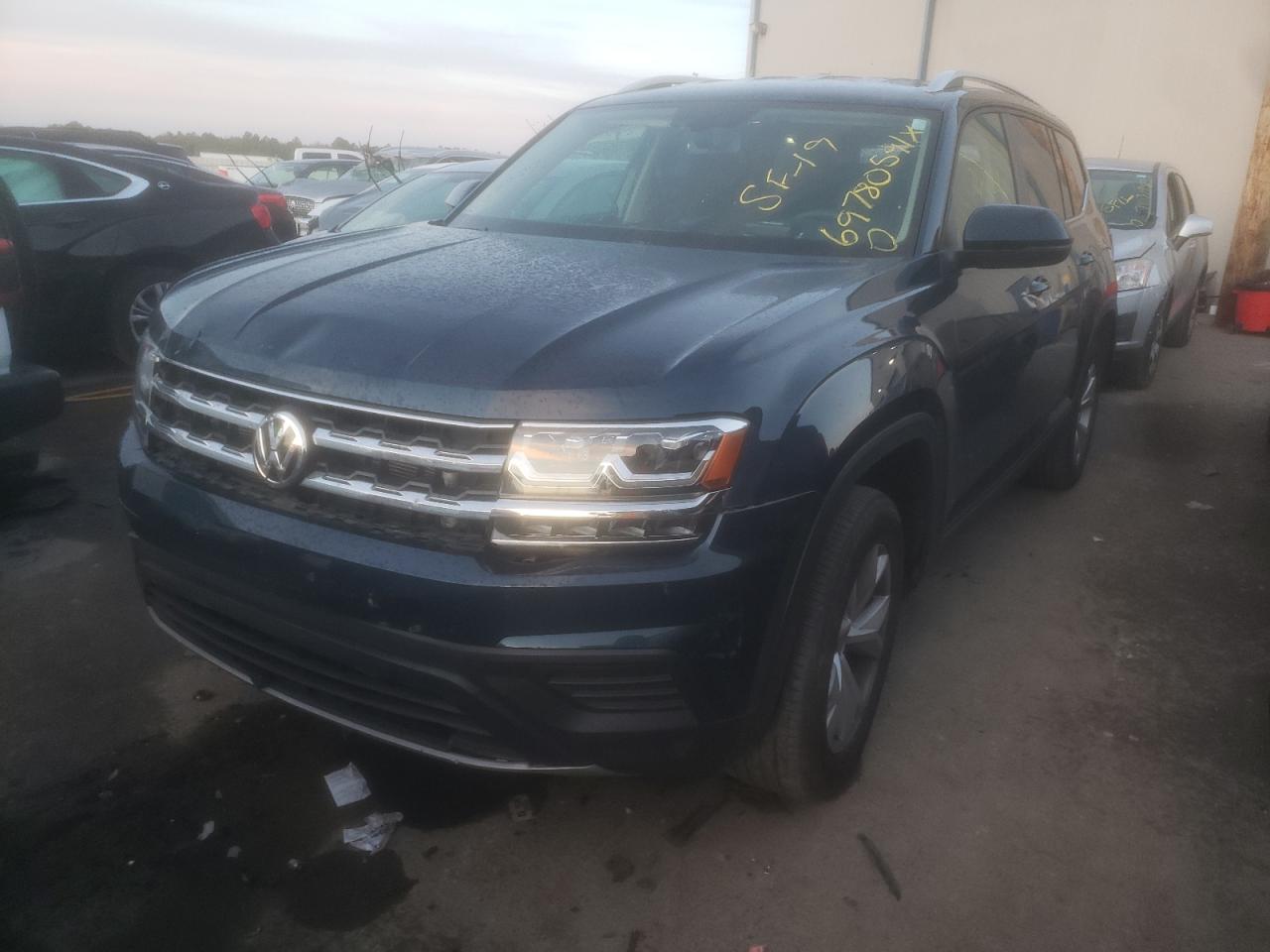 Photo 2 from auction – 2019 VOLKSWAGEN ATLAS S with VIN 1V2AP2CA4KC571040