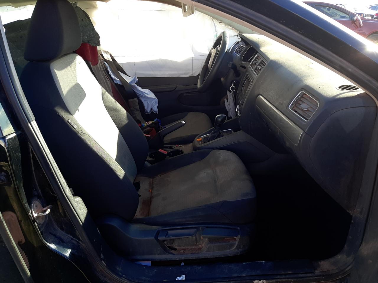Photo 5 from auction – 2017 VOLKSWAGEN JETTA S with VIN 3VW2B7AJ0HM255319