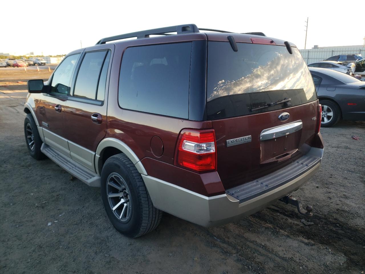 Photo 3 from auction – 2007 FORD EXPEDITION with VIN 1FMFU17507LA99154