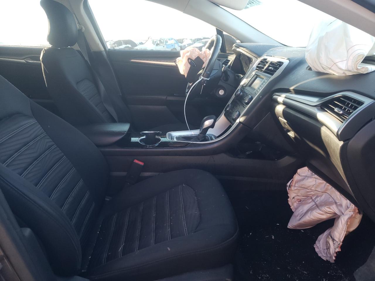 Photo 5 from auction – 2016 FORD FUSION SE with VIN 3FA6P0H73GR119734