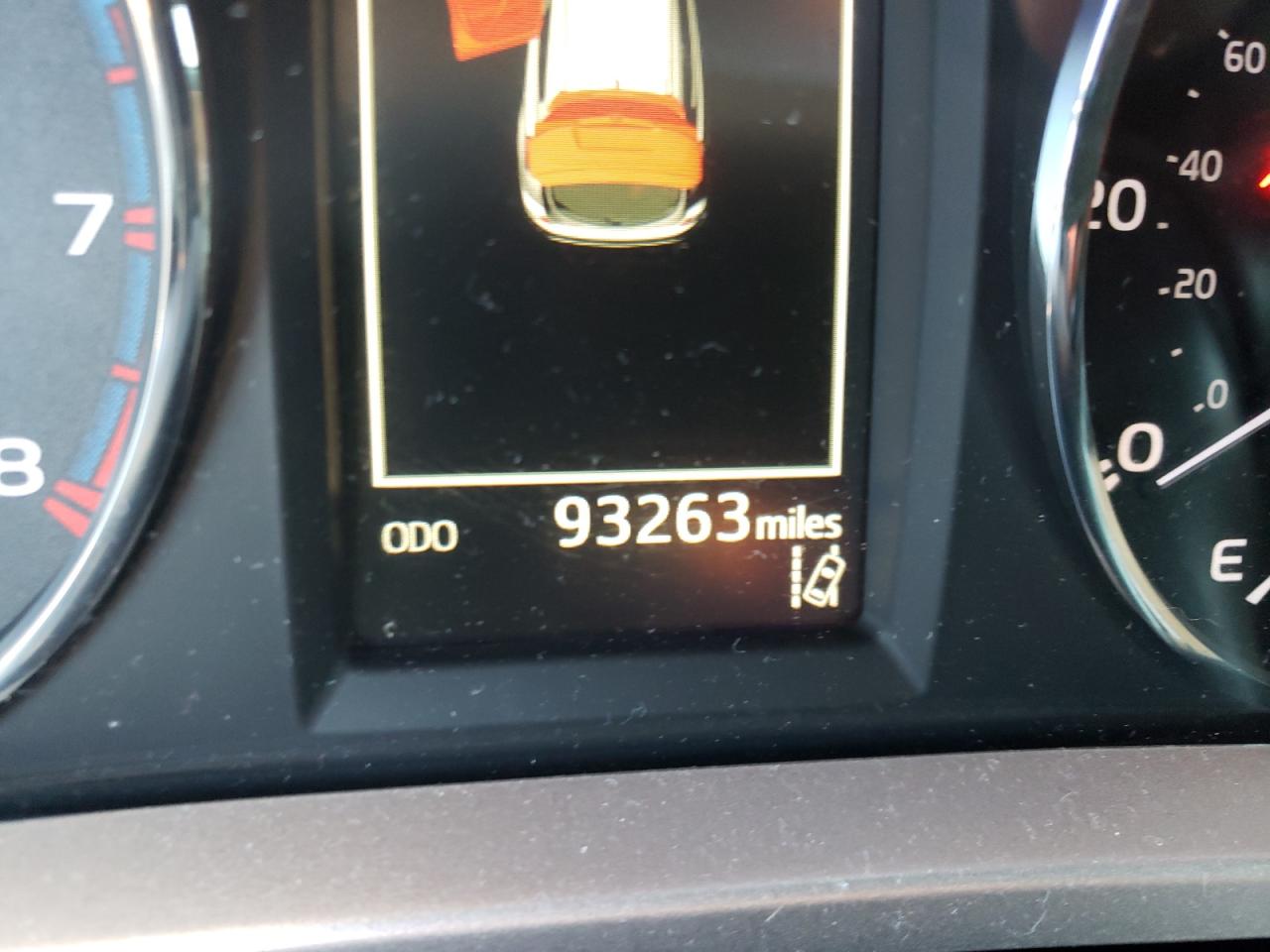 Photo 8 from auction – 2018 TOYOTA RAV4 LIMIT with VIN JTMDFREV8JD243607