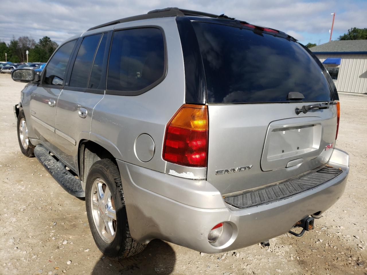 Photo 3 from auction – 2006 GMC ENVOY with VIN 1GKDT13S762335169