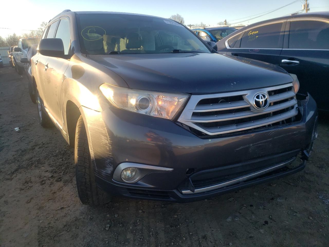 TOYOTA HIGHLANDER 2011 with VIN 5TDBK3EH5BS070418 - Photo from auction