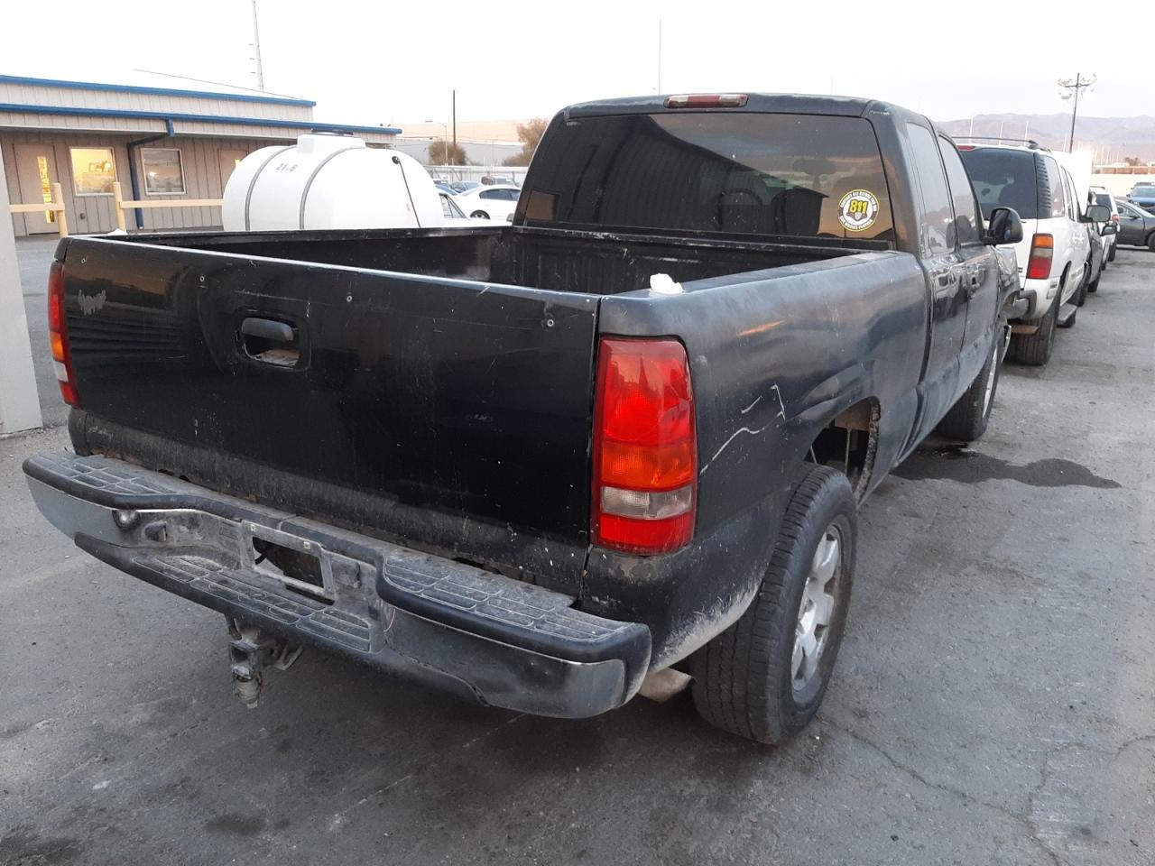 Photo 4 from auction – 2001 CHEVROLET SILVERADO with VIN 2GCEK19T811148776