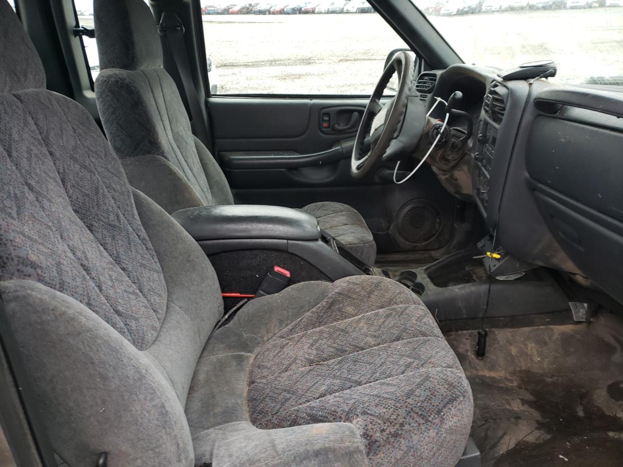Photo 5 from auction – 2002 GMC SONOMA with VIN 1GTDT19W728207558