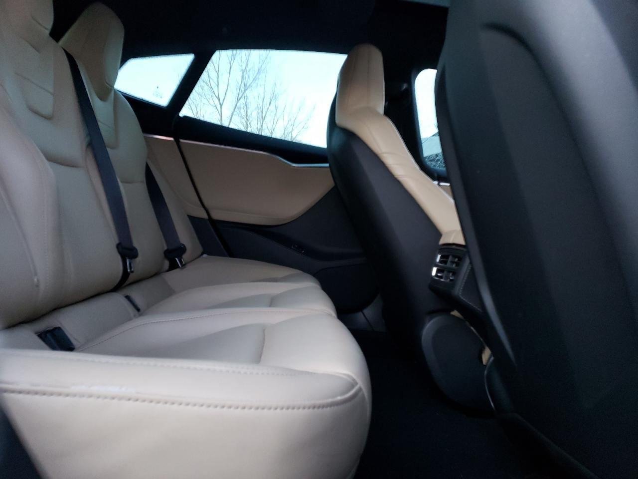 Photo 6 from auction – 2014 TESLA MODEL S with VIN 5YJSA1H28EFP62888