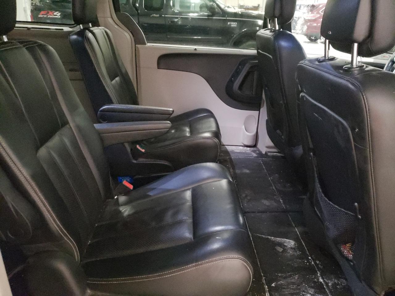 Photo 6 from auction – 2011 CHRYSLER TOWN & COU with VIN 2A4RR8DG8BR746959