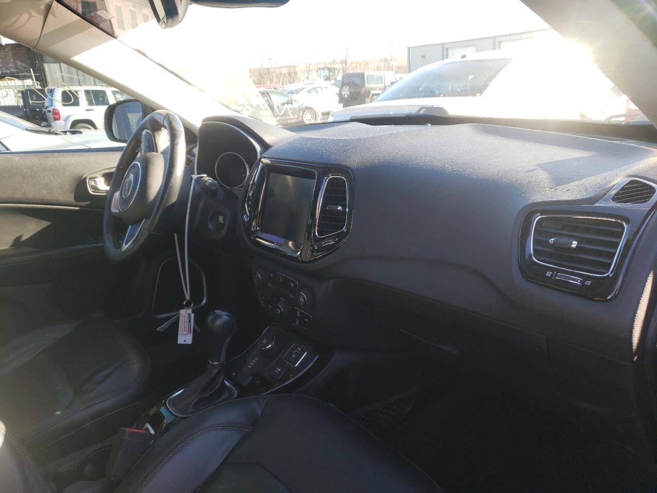 Photo 5 from auction – 2018 JEEP COMPASS LI with VIN 3C4NJDCB8JT314071